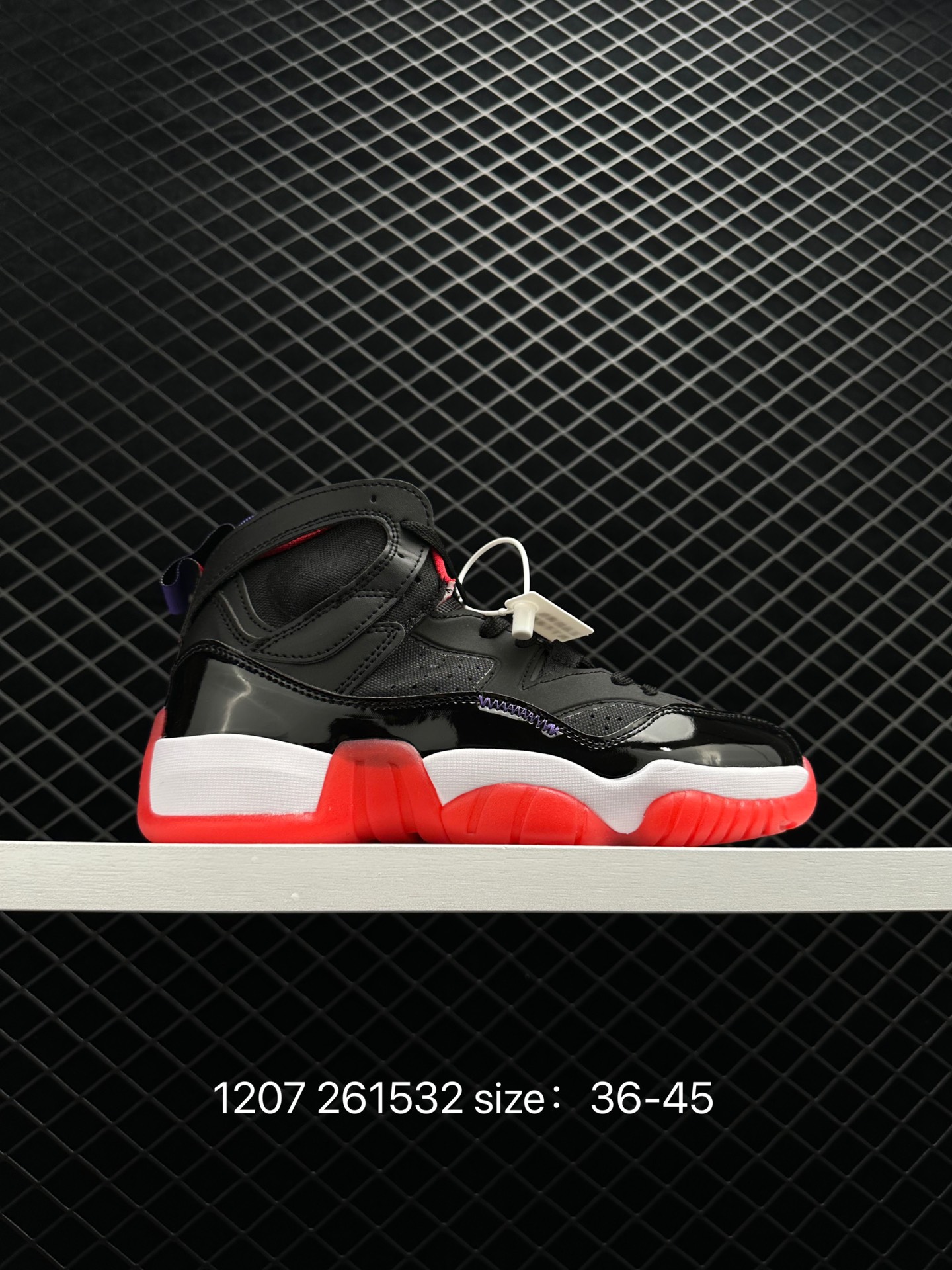 Air Jordan11LowSnakeskin“Light Bone”